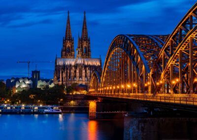 Kölner Dom mit Hohenzollernbrücke