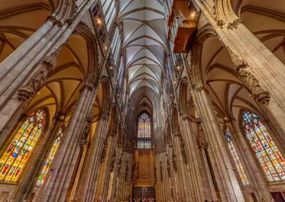 Kölner Dom Mittelschiff Blick nach hinten