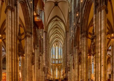 Kölner Dom Mittelschiff Blick nach vorn